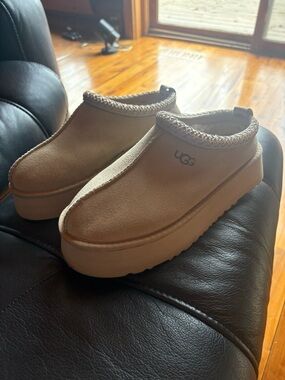 Tazz Ugg Slippers